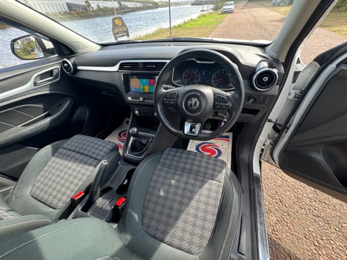 2025 Mg Mg Zs