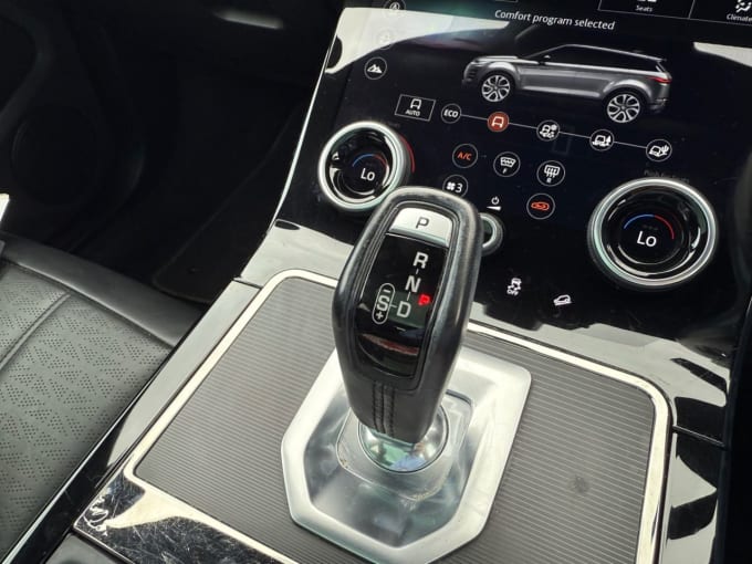 2025 Land Rover Range Rover Evoque