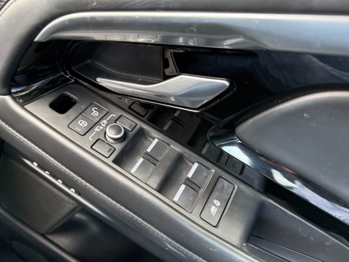 2025 Land Rover Range Rover Evoque