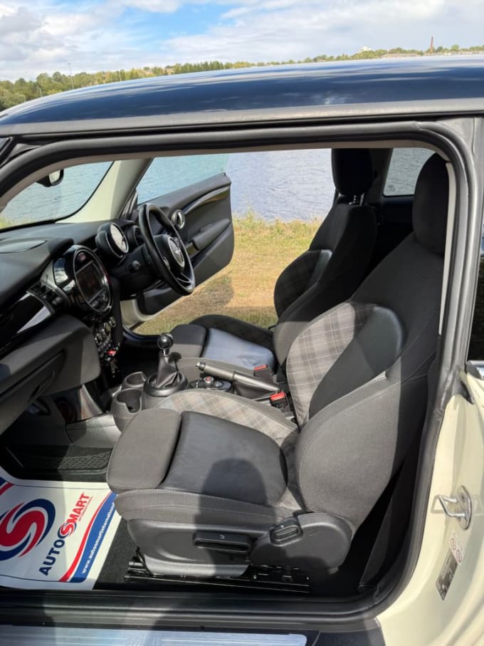 2025 Mini Hatch