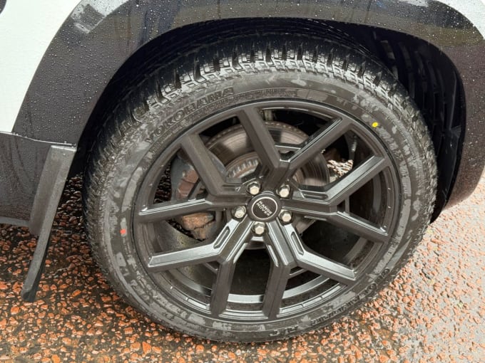 2025 Land Rover Defender