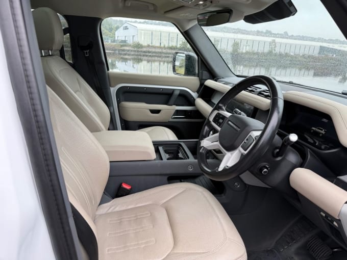 2025 Land Rover Defender