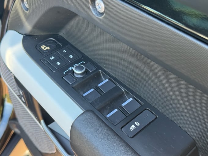 2025 Land Rover Defender
