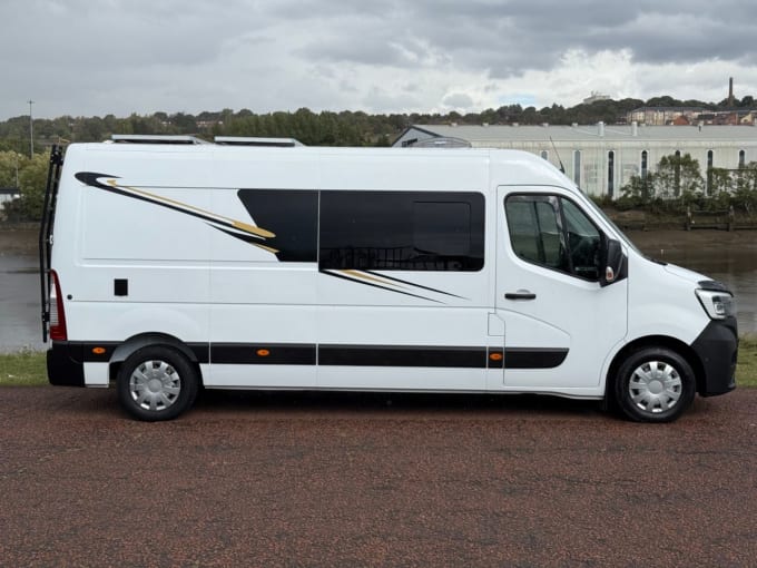 2025 Renault Master