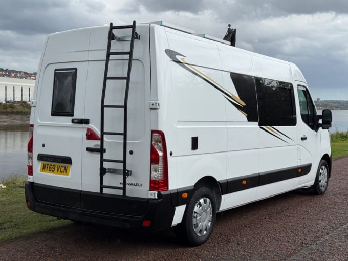 2025 Renault Master