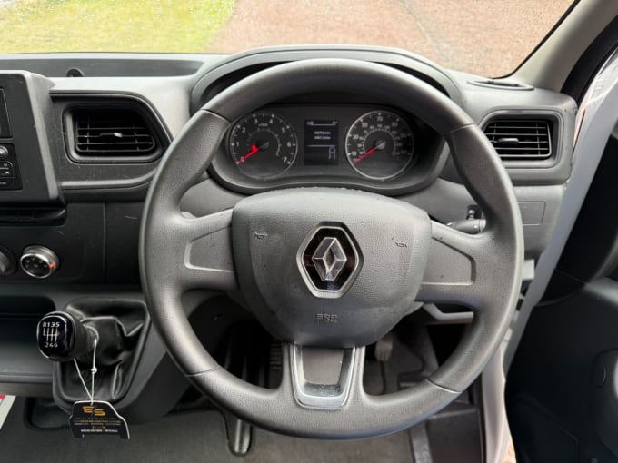 2025 Renault Master