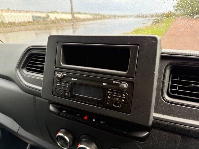 2025 Renault Master