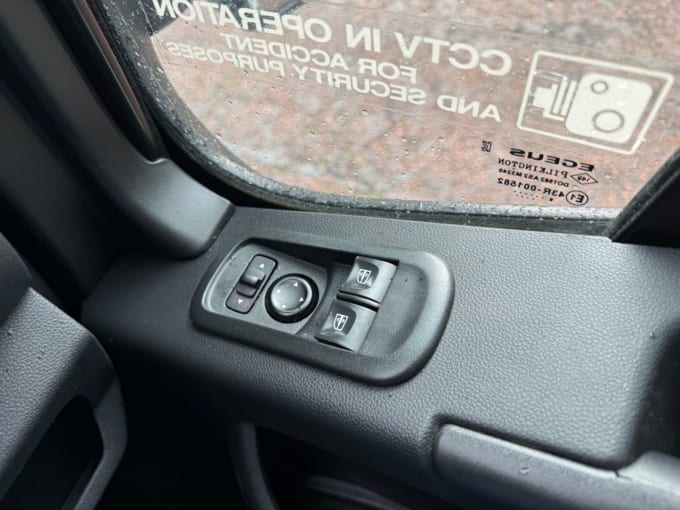 2025 Renault Master