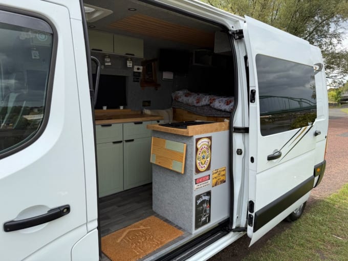 2025 Renault Master