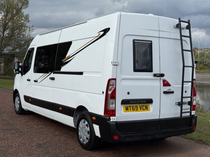 2025 Renault Master