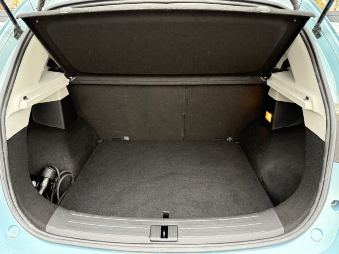 2025 Mg Mg Zs