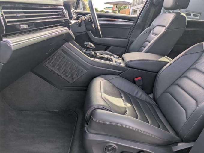 2025 Volkswagen Touareg
