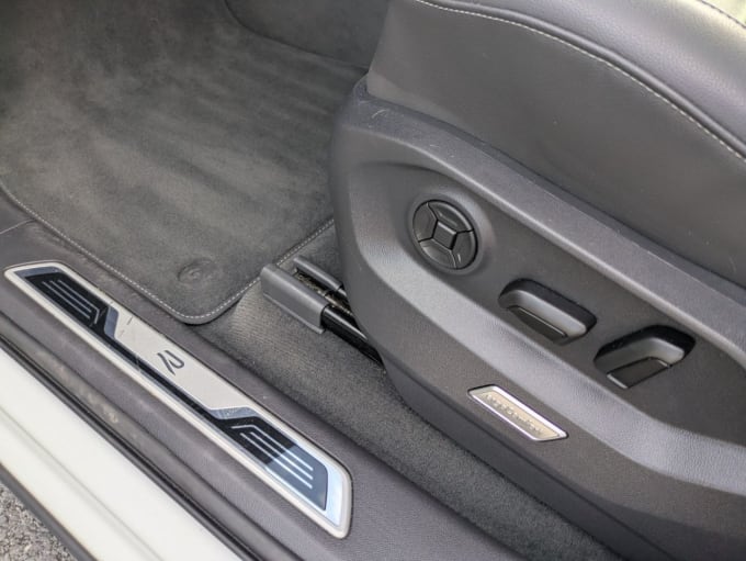 2025 Volkswagen Touareg