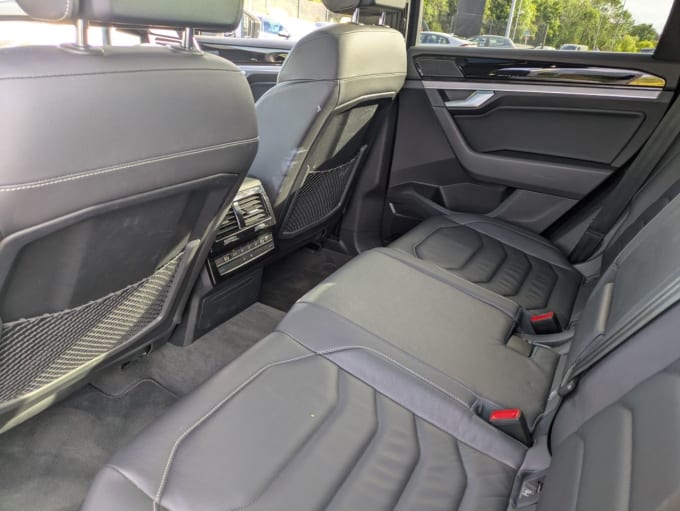 2025 Volkswagen Touareg