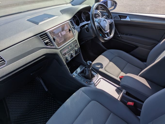 2025 Volkswagen Golf Sv