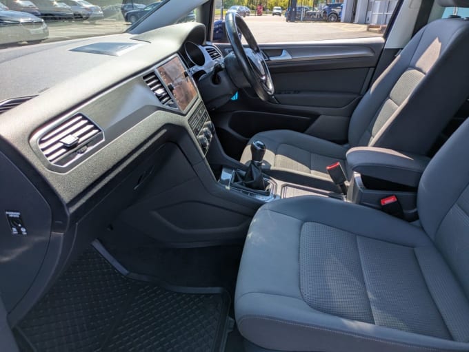 2025 Volkswagen Golf Sv