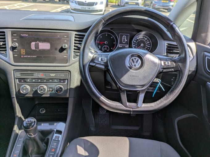 2025 Volkswagen Golf Sv