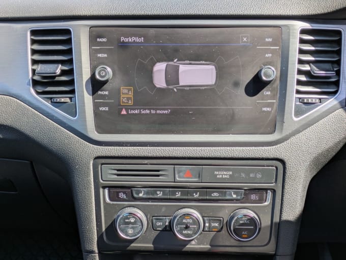 2025 Volkswagen Golf Sv
