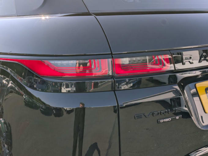 2025 Land Rover Range Rover Evoque