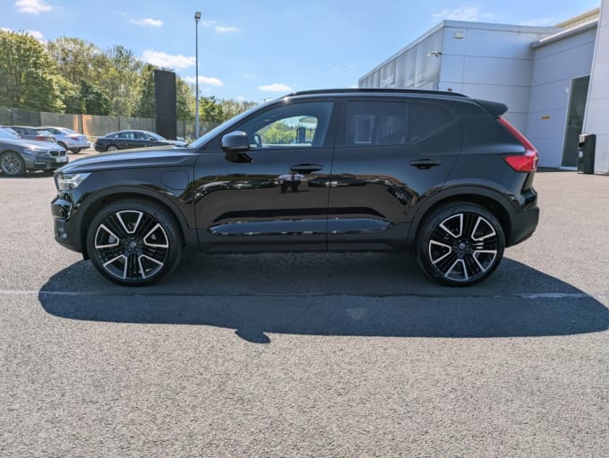 2025 Volvo Xc40