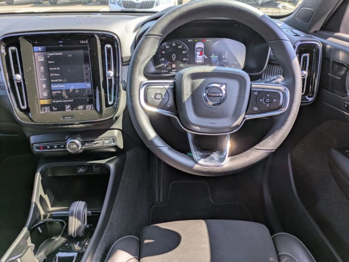 2025 Volvo Xc40