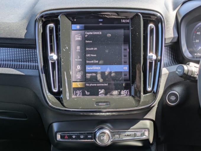 2025 Volvo Xc40