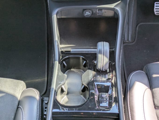 2025 Volvo Xc40