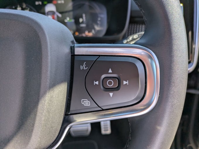 2025 Volvo Xc40