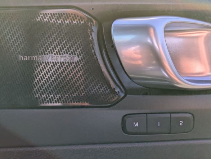 2025 Volvo Xc40