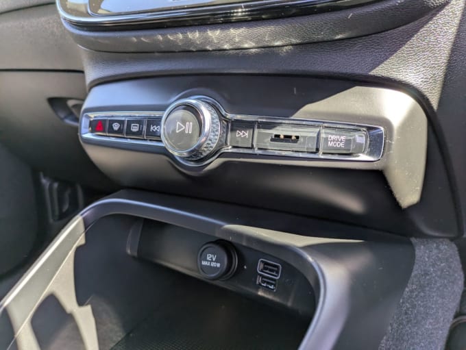 2025 Volvo Xc40