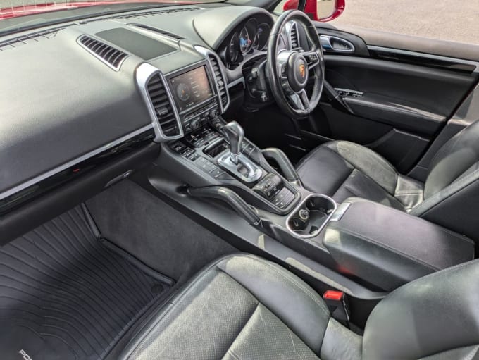 2025 Porsche Cayenne