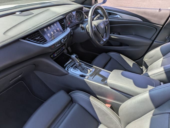 2025 Vauxhall Insignia
