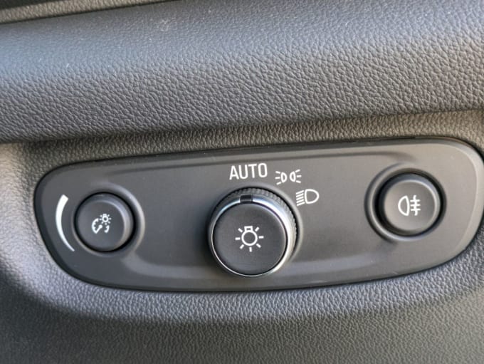 2025 Vauxhall Insignia