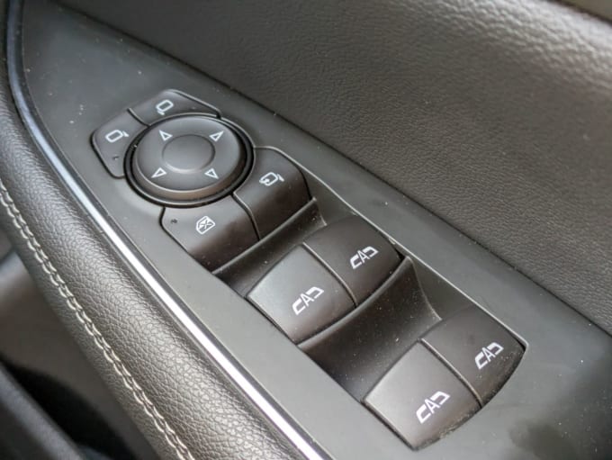 2025 Vauxhall Insignia