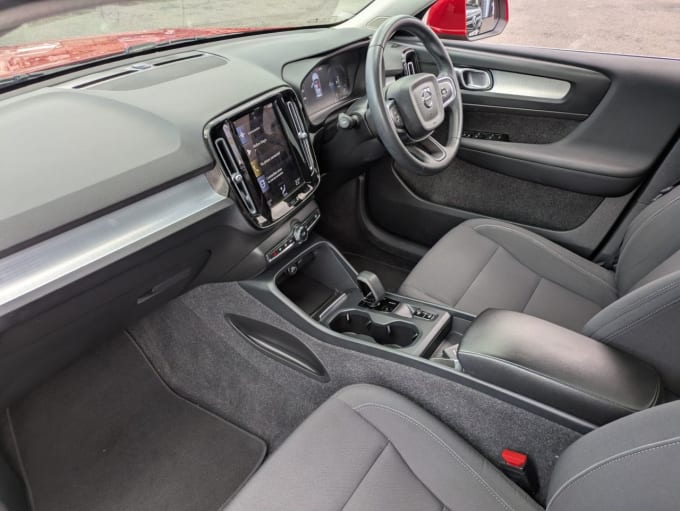 2025 Volvo Xc40
