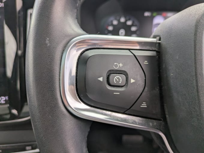 2025 Volvo Xc40