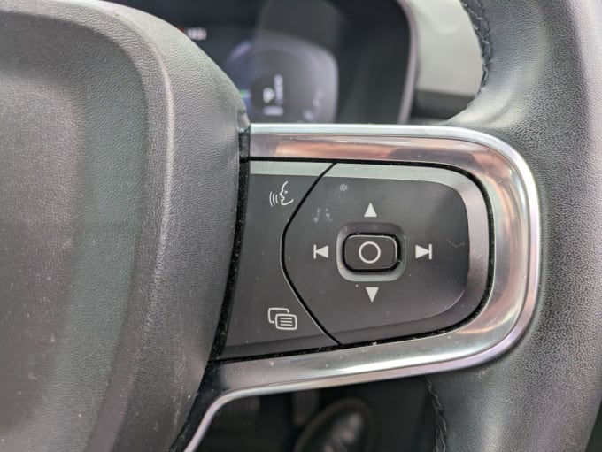 2025 Volvo Xc40