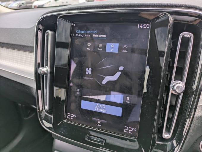 2025 Volvo Xc40