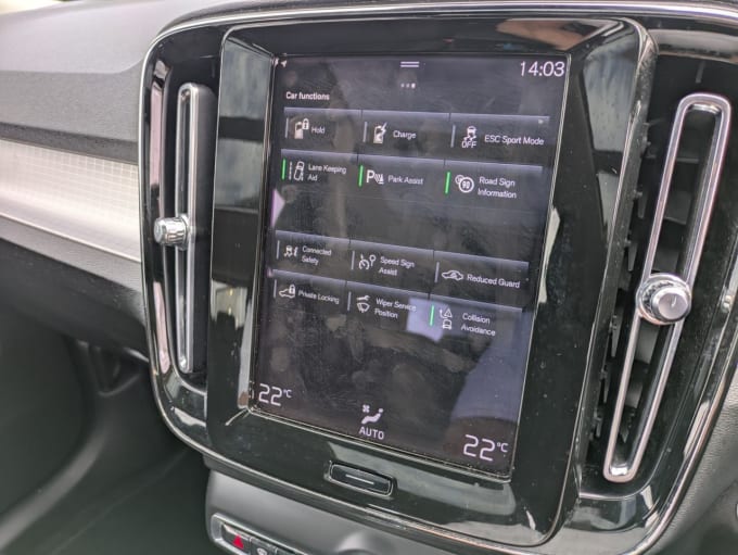 2025 Volvo Xc40