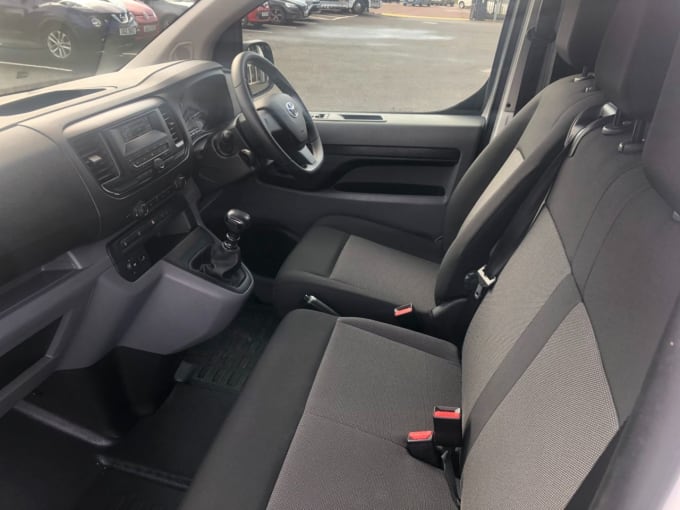 2025 Toyota Proace Verso