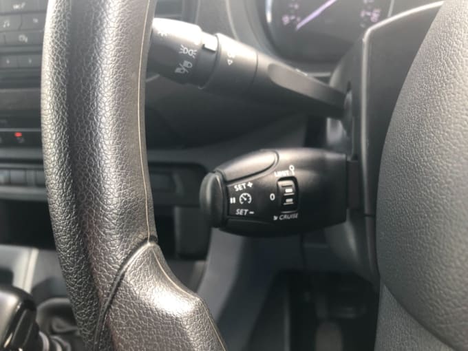 2025 Toyota Proace Verso