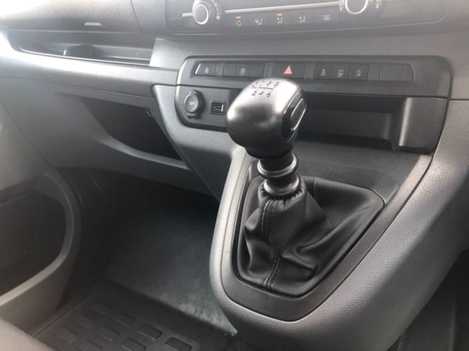 2025 Toyota Proace Verso