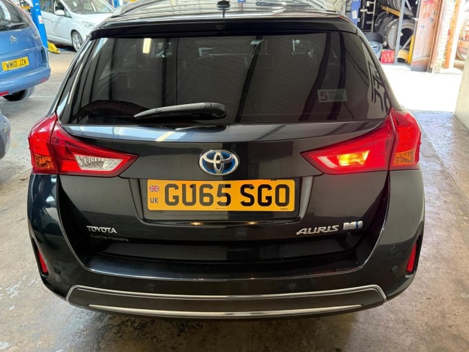 2015 Toyota Auris