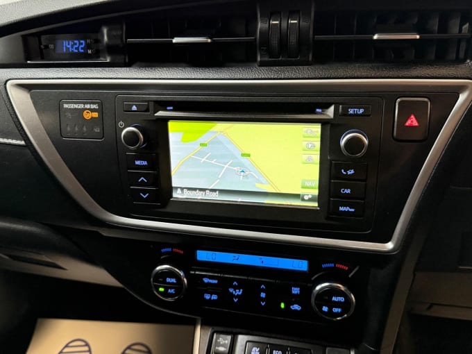 2015 Toyota Auris
