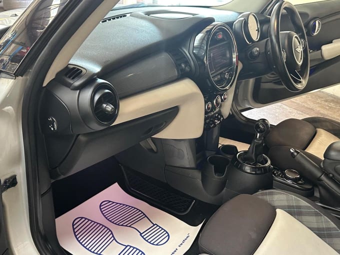 2015 Mini Hatch