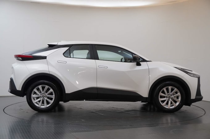 2024 Toyota C-hr