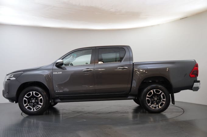 2024 Toyota Hilux