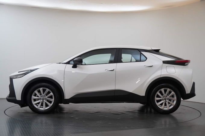 2024 Toyota C-hr