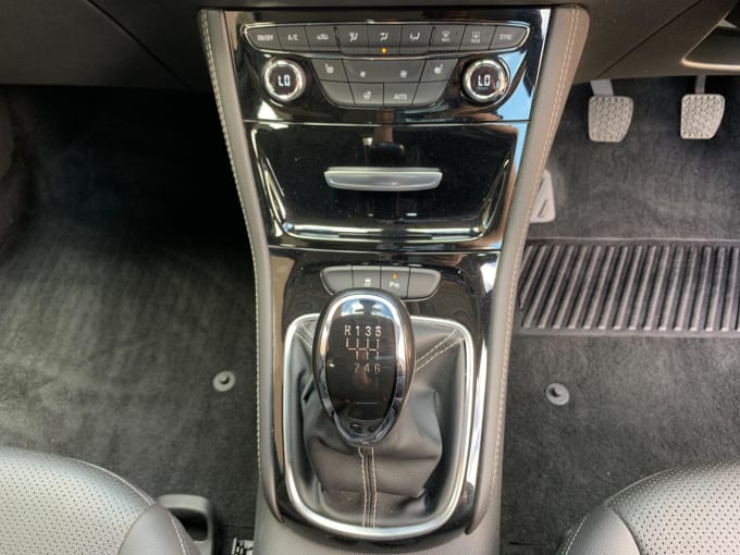 2025 Vauxhall Astra