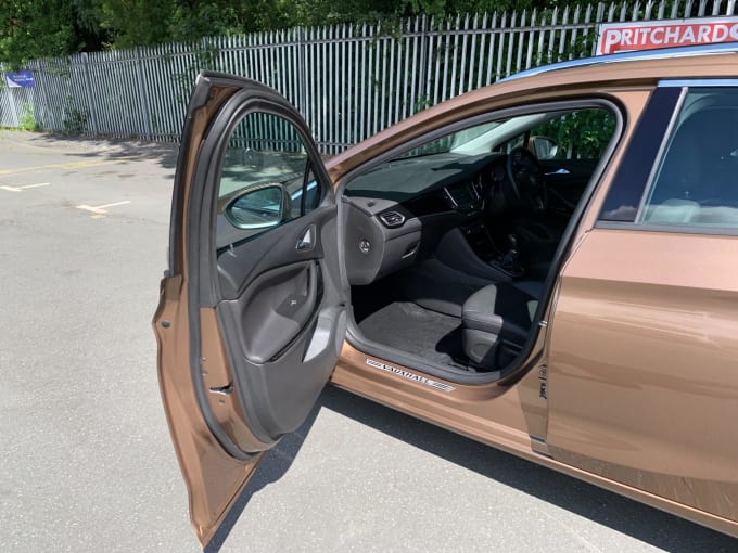 2025 Vauxhall Astra
